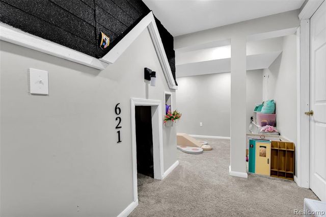 648 Lansdowne Drive, Westland, MI 48185