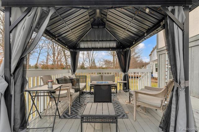 648 Lansdowne Drive, Westland, MI 48185