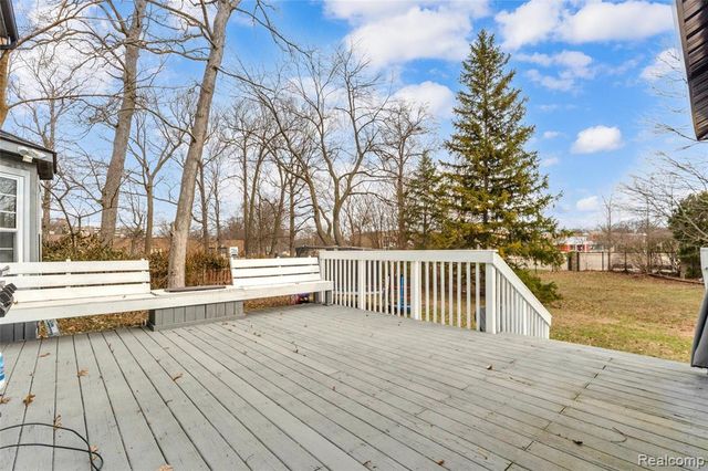 648 Lansdowne Drive, Westland, MI 48185