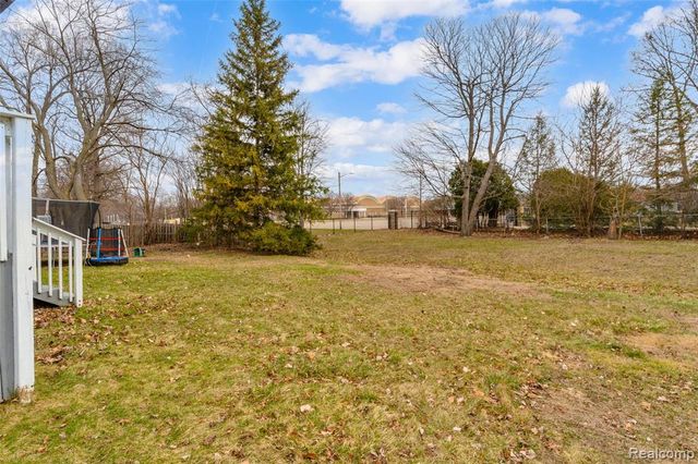 648 Lansdowne Drive, Westland, MI 48185