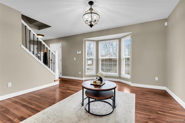 648 Lansdowne Drive, Westland, MI 48185