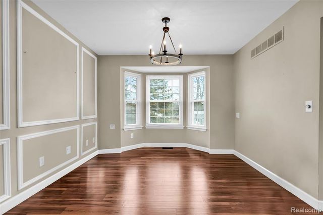 648 Lansdowne Drive, Westland, MI 48185