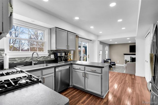 648 Lansdowne Drive, Westland, MI 48185