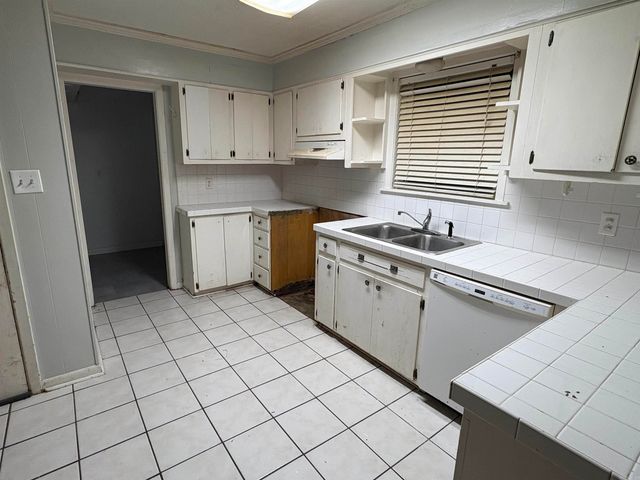 725 Saint Regis Drive, West Helena, AR 72390