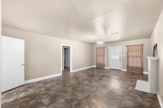 703 Cedar Street, Hearne, TX 77859