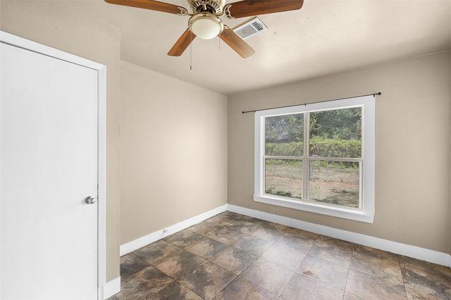 703 Cedar Street, Hearne, TX 77859