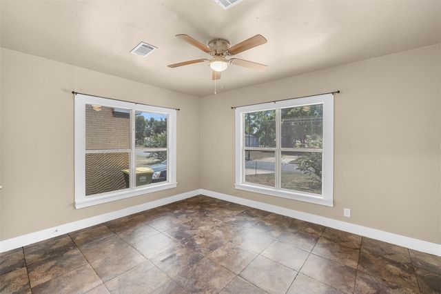 703 Cedar Street, Hearne, TX 77859