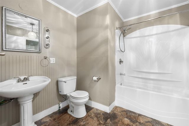 703 Cedar Street, Hearne, TX 77859