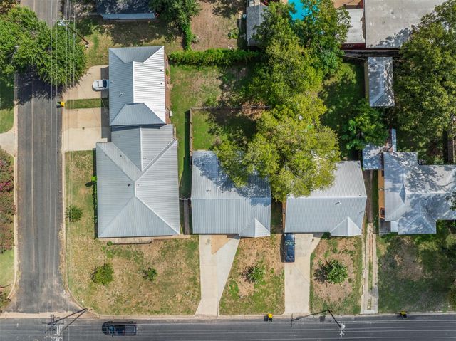 703 Cedar Street, Hearne, TX 77859