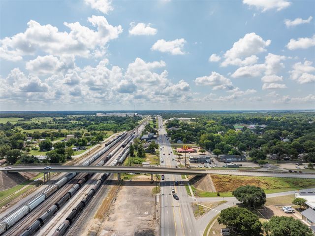 703 Cedar Street, Hearne, TX 77859