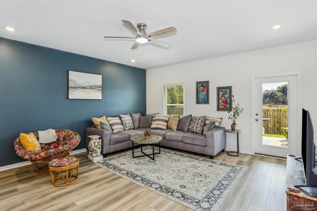 6654 Sun Tree Cir, Pensacola, FL 32526