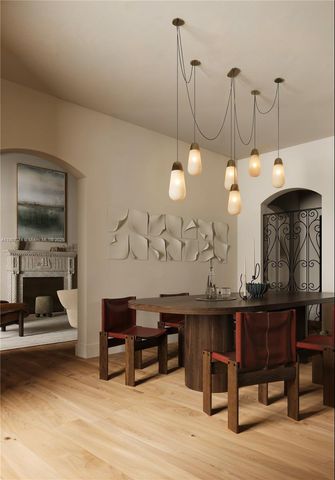 4727 N Bay Rd, Miami Beach, FL 33140