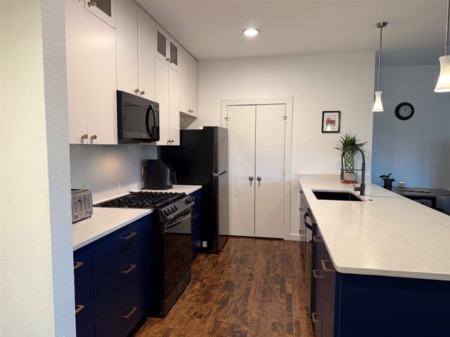 4108 Office Parkway 303, Dallas, TX 75204