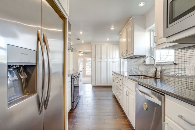 2017 Garden Oaks Drive, Arlington, TX 76012