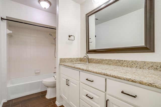 2017 Garden Oaks Drive, Arlington, TX 76012