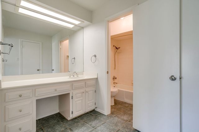 2017 Garden Oaks Drive, Arlington, TX 76012