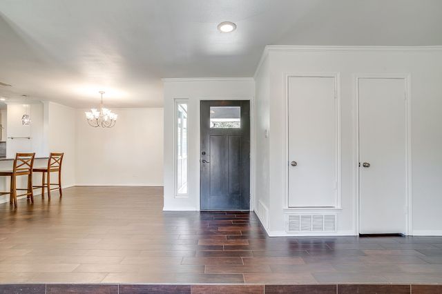 2017 Garden Oaks Drive, Arlington, TX 76012