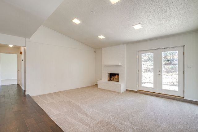 2017 Garden Oaks Drive, Arlington, TX 76012