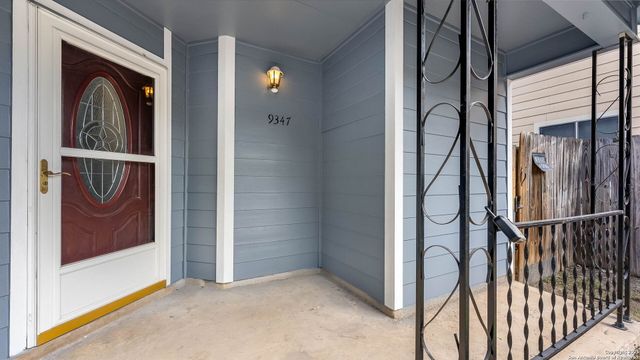 9347 Lands Point, San Antonio, TX 78250