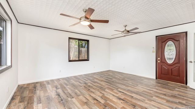 9347 Lands Point, San Antonio, TX 78250