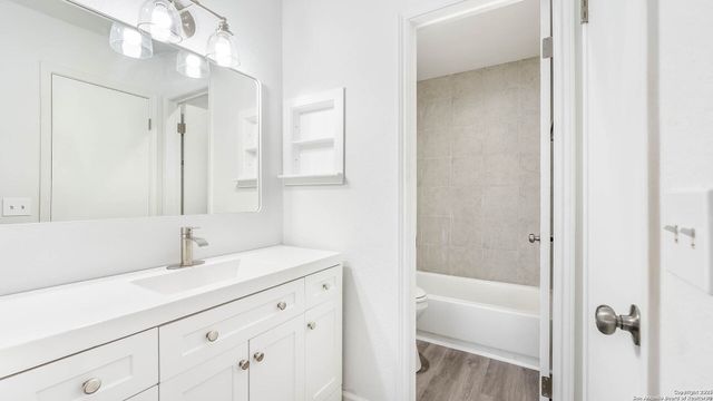 9347 Lands Point, San Antonio, TX 78250