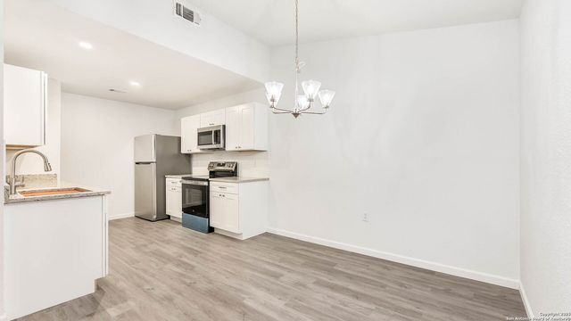 9347 Lands Point, San Antonio, TX 78250