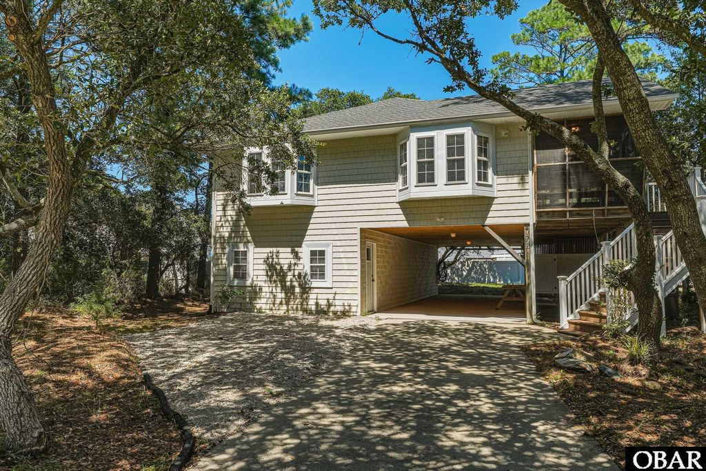 Image 1 of property listing at 1725 Virginia Avenue, Kill Devil Hills, NC 27948