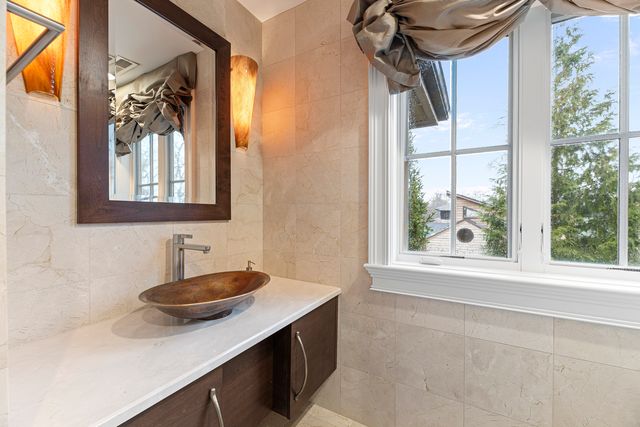 1755 Sunnyside Avenue, Highland Park, IL 60035