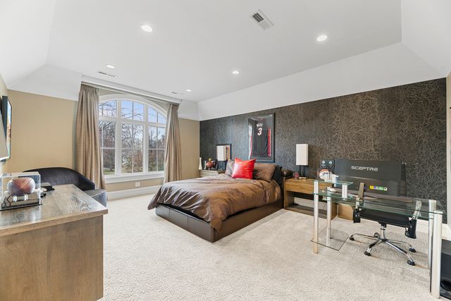 1755 Sunnyside Avenue, Highland Park, IL 60035