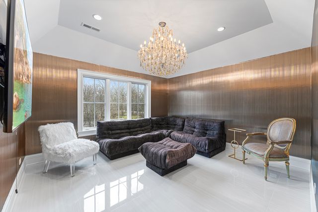 1755 Sunnyside Avenue, Highland Park, IL 60035