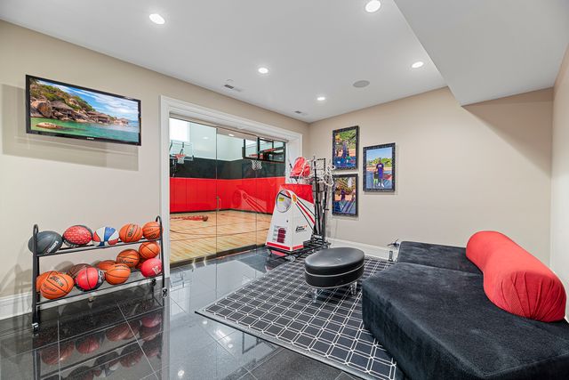 1755 Sunnyside Avenue, Highland Park, IL 60035