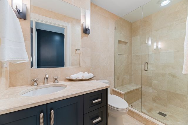 1755 Sunnyside Avenue, Highland Park, IL 60035