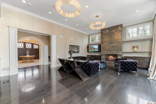 1755 Sunnyside Avenue, Highland Park, IL 60035