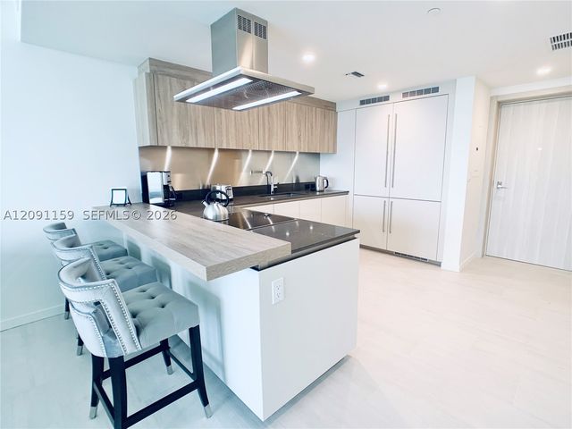 1000 Brickell Plz 4504, Miami, FL 33131