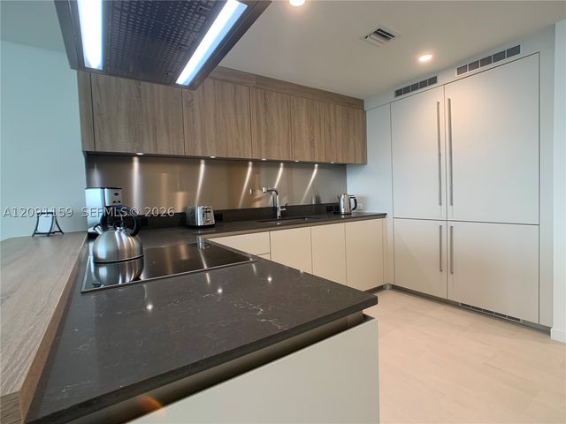 1000 Brickell Plz 4504, Miami, FL 33131