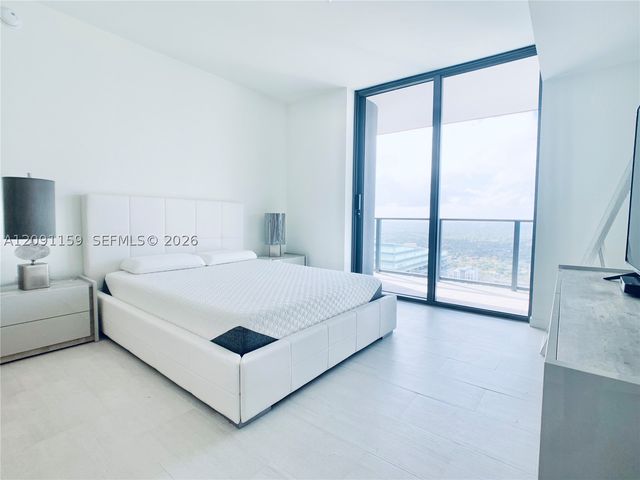1000 Brickell Plz 4504, Miami, FL 33131
