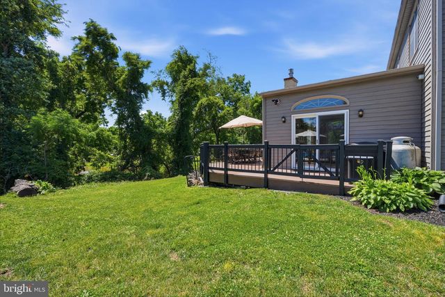 16 JENNIFER LN, Churchville, PA 18966