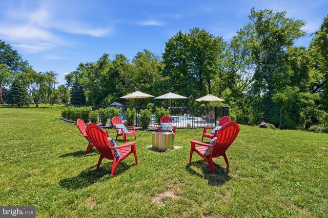 16 JENNIFER LN, Churchville, PA 18966