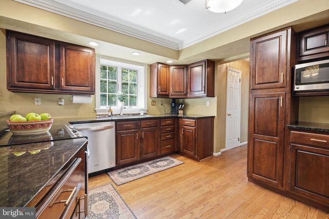 16 JENNIFER LN, Churchville, PA 18966