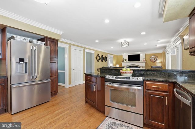 16 JENNIFER LN, Churchville, PA 18966