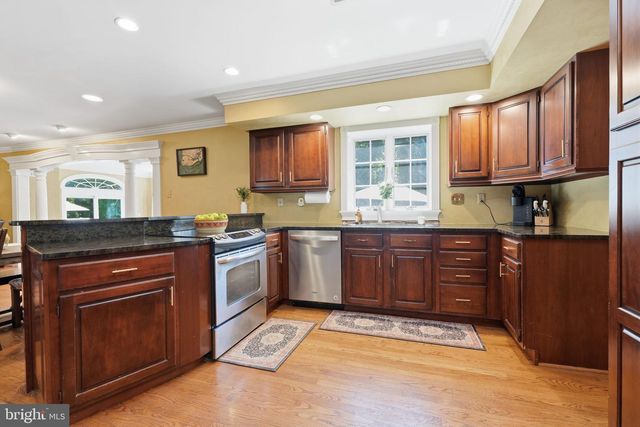 16 JENNIFER LN, Churchville, PA 18966