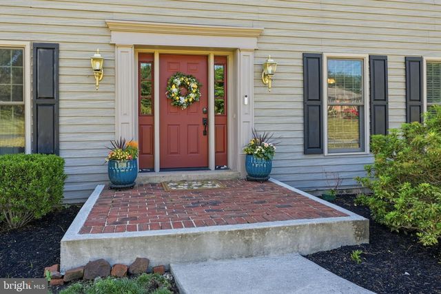 16 JENNIFER LN, Churchville, PA 18966