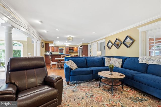 16 JENNIFER LN, Churchville, PA 18966