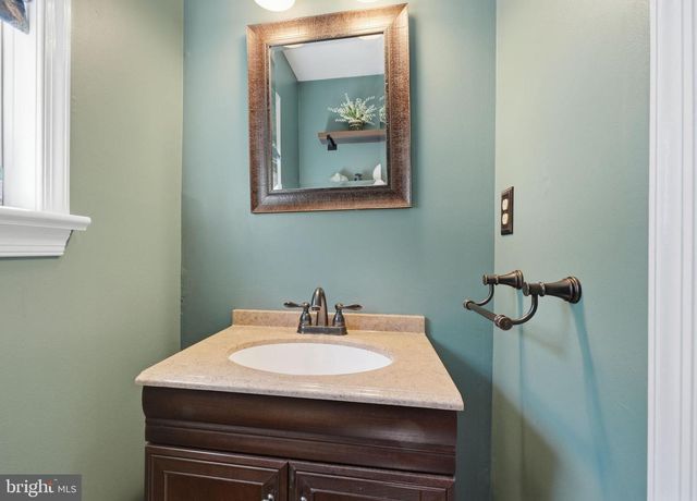 16 JENNIFER LN, Churchville, PA 18966