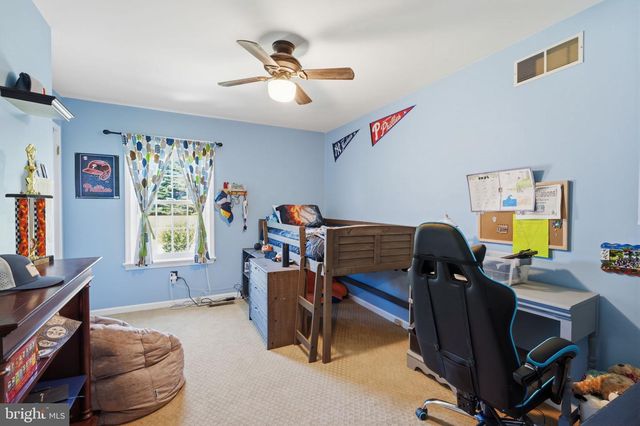 16 JENNIFER LN, Churchville, PA 18966