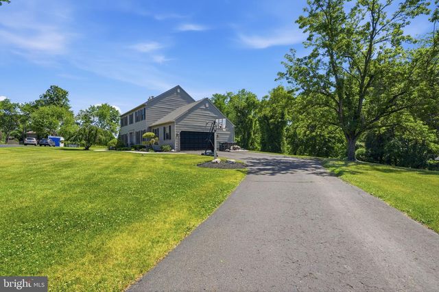 16 JENNIFER LN, Churchville, PA 18966