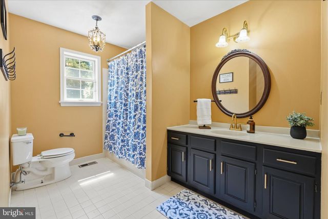 16 JENNIFER LN, Churchville, PA 18966