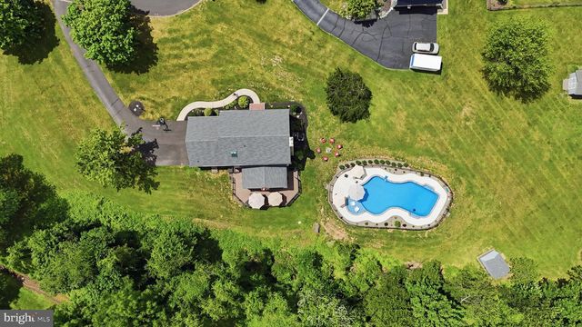 16 JENNIFER LN, Churchville, PA 18966