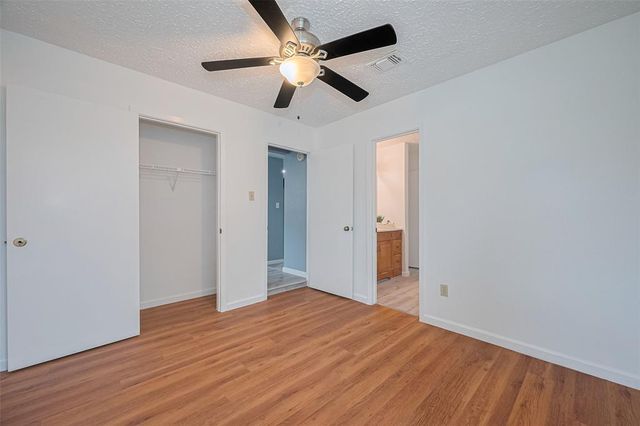9302 Moorfield Ct, Houston, TX 77083