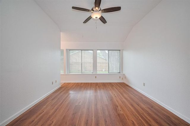 9302 Moorfield Ct, Houston, TX 77083